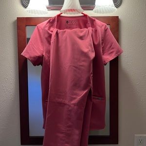 Limited edition figs scrubs in Quartz